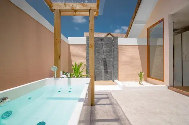 Beach Villa Outdoor Bathroom 